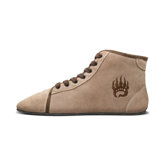 Tan suede bear paw slipper in Ursus SHTG1 Badland for natural movement